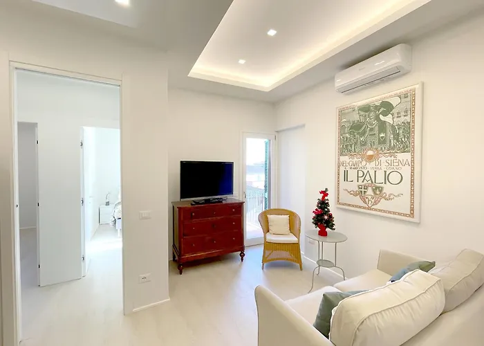 Zia Lella Near Piazza Del Campo *